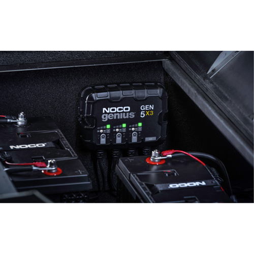 Chargeur de batterie embarqu&eacute; &agrave; 3 sorties de 15 amp&egrave;res Gen5X3 Genius Kelford