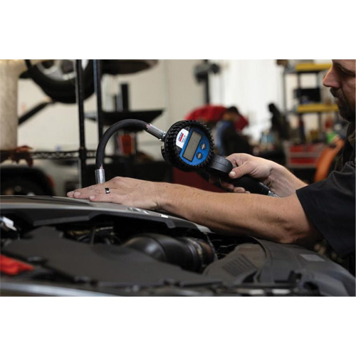 D&eacute;bitm&egrave;tre &eacute;lectronique de lubrifiant avec rallonge flexible &agrave; 90° Kelford