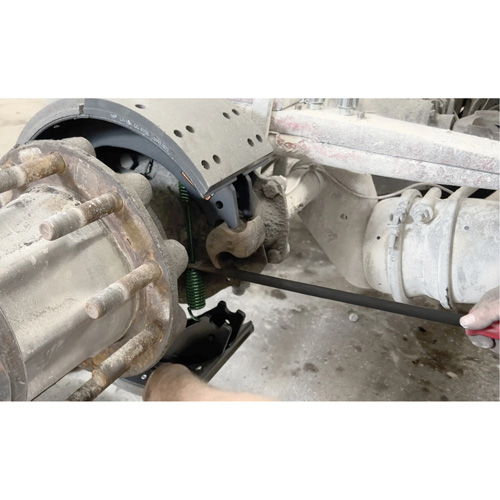 Fourche pour ressort de frein trait&eacute;e thermiquement avec tige extra-longue Kelford