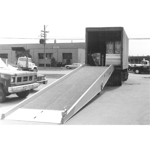 Mobile Yard Ramp, 16000 lbs. Capacity, 84" W x 36' L Kelford