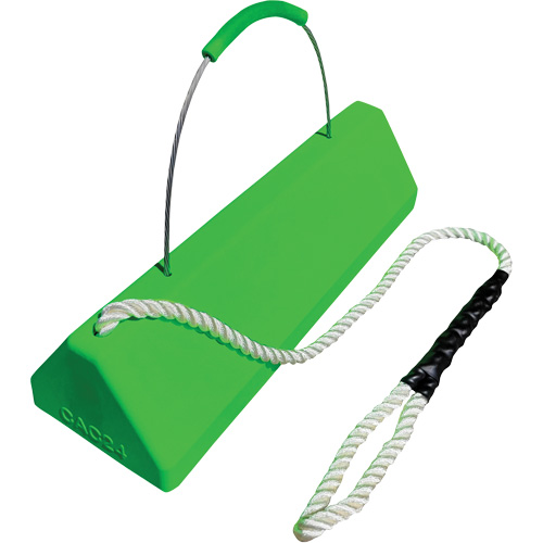 Cale de roue pour avion Checkers Safety SafeRay avec poign&eacute;e &agrave; c&acirc;ble avec cordage en boucle, Ur&eacute;thane, Vert fluorescent, 24" la x 8" p x 6" h Kelford