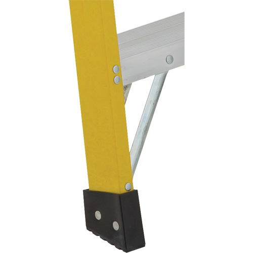 Industrial Heavy-Duty Stepladders (6900 Series), 4', Fibreglass, 300 lbs. Capacity, Type 1A Kelford