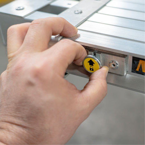 Planche de travail t&eacute;lescopique, 204" la x 12" pr, Capacit&eacute; de 250 lb, D&eacute;mont&eacute; Kelford