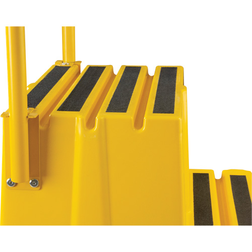 Escabeau industriel, 4 marches, 44" x 22-1/4" x Hauteur 65-1/8" Kelford