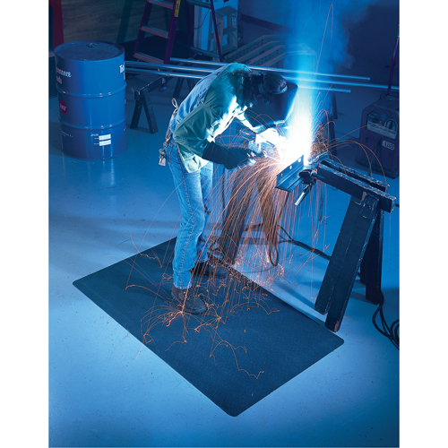 Tapis WeldSafe No 447, Caoutchouc, 75' lo, 4' la x 9/16" &eacute;pais, Noir Kelford