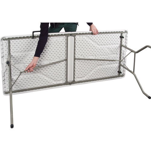 Table se pliant en deux, Rectangulaire, 72" l x 30" la, Poly&eacute;thyl&egrave;ne, Blanc Kelford