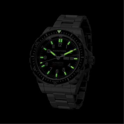 Tr&egrave;s grande montre automatique avec jour/date avec bracelet en acier inoxydable, Num&eacute;rique, &agrave; piles, 46 mm, Argent Kelford