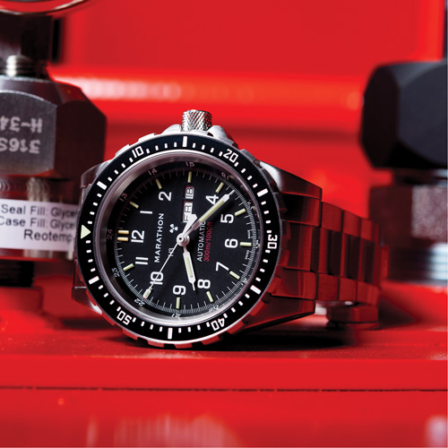 Tr&egrave;s grande montre automatique avec jour/date avec bracelet en acier inoxydable, Num&eacute;rique, &agrave; piles, 46 mm, Argent Kelford