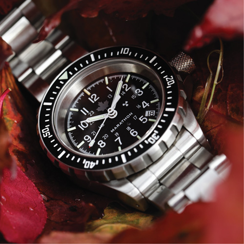 Grande montre automatique de plong&eacute;e avec feuille d'&eacute;rable gris et bracelet en acier inoxydable, Num&eacute;rique, &agrave; piles, 41 mm, Argent Kelford