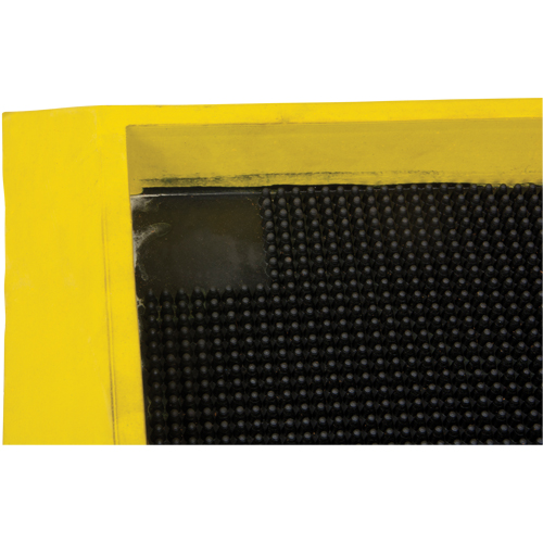 Foot Sanitizing Matting, Rubber, 2-2/3' W x 3-1/4' L x 2-1/2" Thick, Yellow Kelford