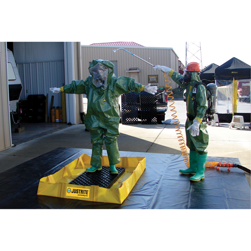 QuickBerm&reg; Lite Containment Berm, 119 gal. Capacity, 4' W x 6' L x 8" H, Snap-Up Bracket Kelford