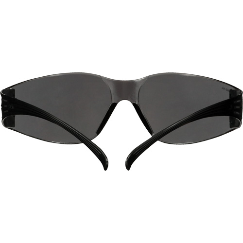 Lunettes de protection de s&eacute;rie 100 SecureFit, Lentille Gris, Antibu&eacute;e/Anti-&eacute;gratignures, ANSI Z87+/R&eacute;pond ou surpasse la norme CSA Z94.3 Kelford