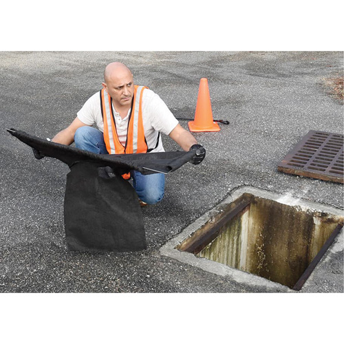 Bac de r&eacute;tention carr&eacute; Ultra-Drain Guard avec orifice de trop-plein, Huile & s&eacute;diments, 16" - 28" lo x 20" - 36" la Kelford