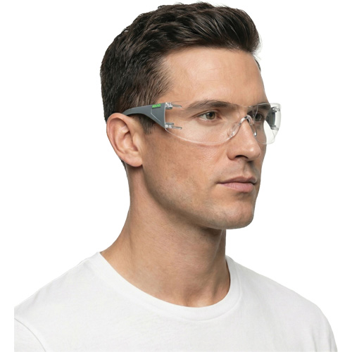 Lunettes de s&eacute;curit&eacute; gris/vert Adapt Lite, Lentille Transparent, Antibu&eacute;e/Anti-&eacute;gratignures, ANSI Z87+/R&eacute;pond ou surpasse la norme CSA Z94.3 Kelford