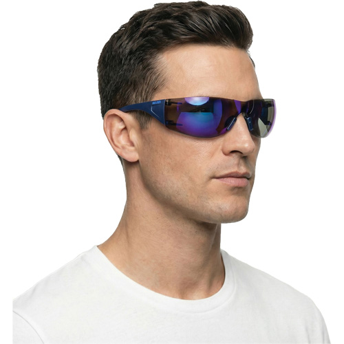 Lunettes de s&eacute;curit&eacute; Adapt Lite, Lentille Miroir bleu, Antibu&eacute;e/Anti-&eacute;gratignures, ANSI Z87+/R&eacute;pond ou surpasse la norme CSA Z94.3 Kelford