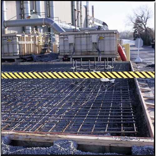 Ruban pour barricade, Anglais, 3" la x 200' lo, 3 mils, Noir sur jaune Kelford