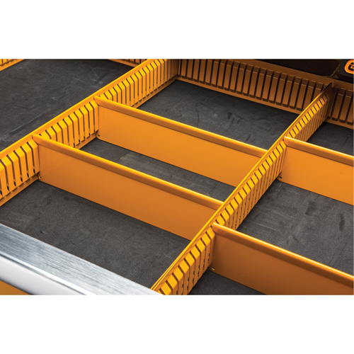 Chariot &agrave; outils &eacute;lectrique, 11 tiroirs, 42-1/2" la x 24-7/16" p x 41" h, Noir/Orange Kelford