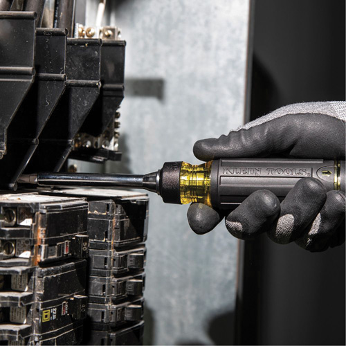 Tournevis &agrave; cliquet &agrave; embouts multiples 15 en 1, 8-3/4" lo, Prise Coussin&eacute;e Kelford