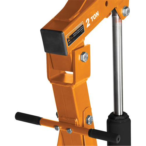 Grue escamotable pour moteur — Strongarm Kelford