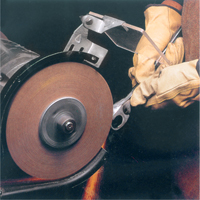 Meules d'abrasion & de polissage Scotch-brite, 6" dia. x 1" la, Arbre 1", Oxyde d'aluminium Kelford