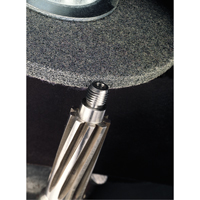 Meules homog&egrave;nes d'&eacute;barbage EXL Scotch-Brite, 1" x 1", Arbre de 3/16", Grain de 2A, Oxyde d'aluminium Kelford