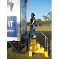 Escabeau industriel, 4 marches, 43" x 22-1/2" x Hauteur 66" Kelford