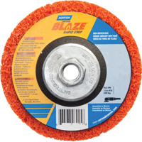 Disque &agrave; moyeu d&eacute;port&eacute; 4-1/2" non tiss&eacute; Blaze Rapid Strip, 4-1/2" dia., Grain Cors&eacute; Kelford