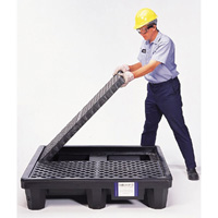 Ultra-Spill Pallet mod&egrave;le &eacute;conomique, 4 barils, Capacit&eacute; de d&eacute;versement 66 gal. US, 53" x 53" x 11,8" Kelford