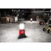 Lampe de chantier M18 Radius et chargeur avec One-Key, DEL, 4800/9000/2500 lumens, Boîtier en Plastique Kelford